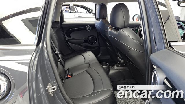 Mini Cooper 2019 — photo 18