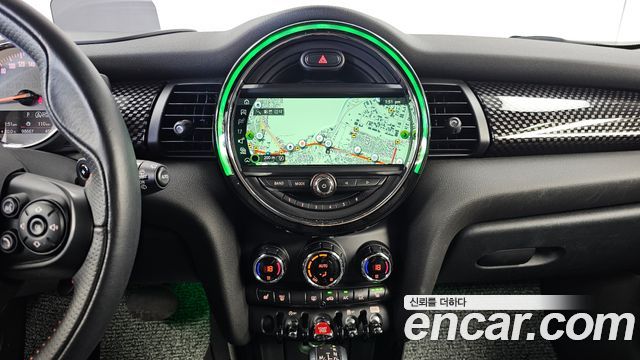 Mini Cooper 2019 — photo 21