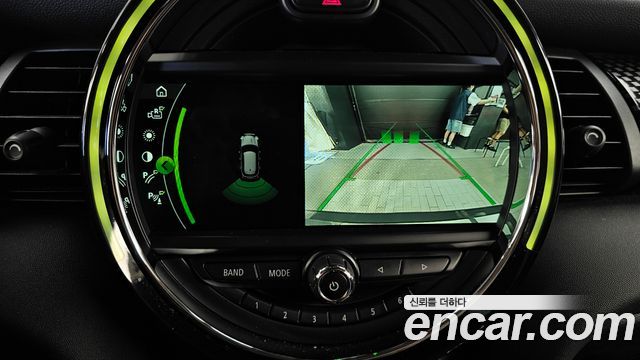 Mini Cooper 2019 — photo 22