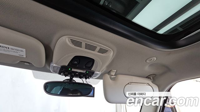 Mini Cooper 2019 — photo 24