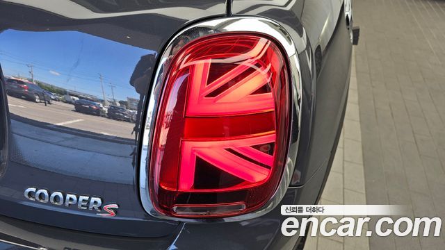 Mini Cooper 2019 — photo 9