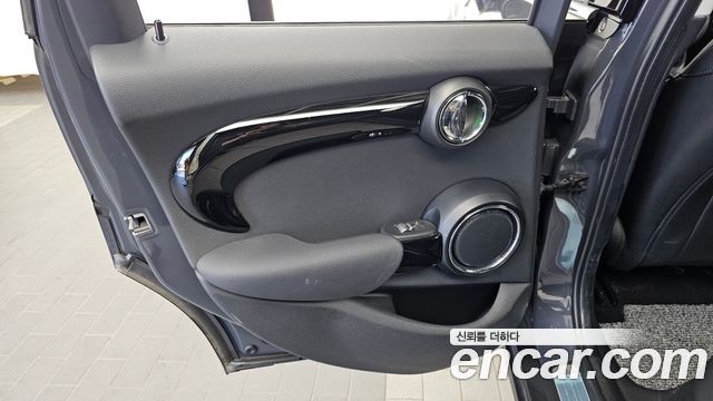 Mini Cooper 2019 — photo 15