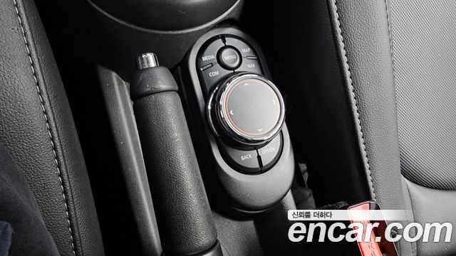 Mini Cooper 2019 — photo 27