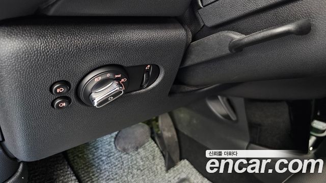Mini Cooper 2019 — photo 30