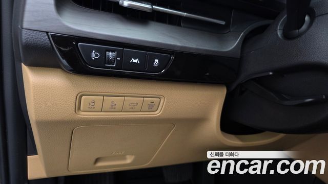 Kia Canival 2021 — photo 17