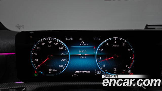 Mercedes-Benz A-Class 2023 — photo 11