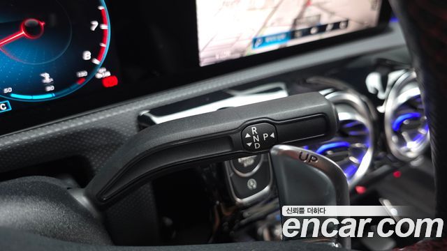 Mercedes-Benz A-Class 2023 — photo 12