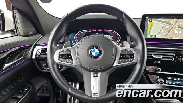 BMW Gran Turismo 2023 — photo 13