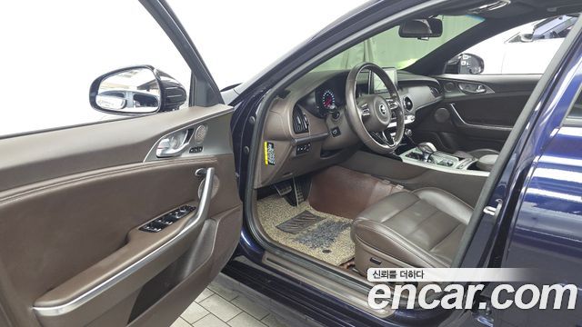 Kia Stinger 2019 — photo 13