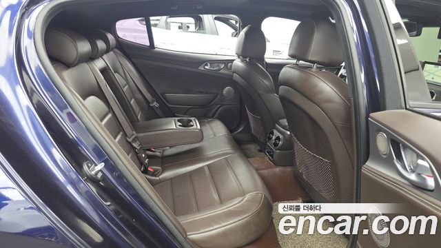 Kia Stinger 2019 — photo 18