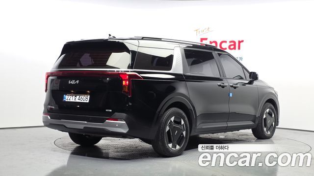Kia Canival 2024 — photo 2