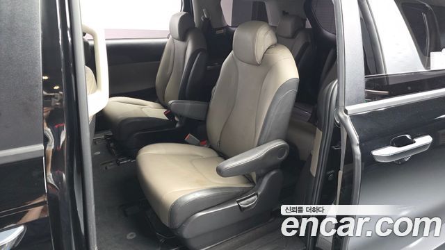 Kia Canival 2024 — photo 16