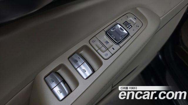 Genesis EQ900 2016 — photo 35
