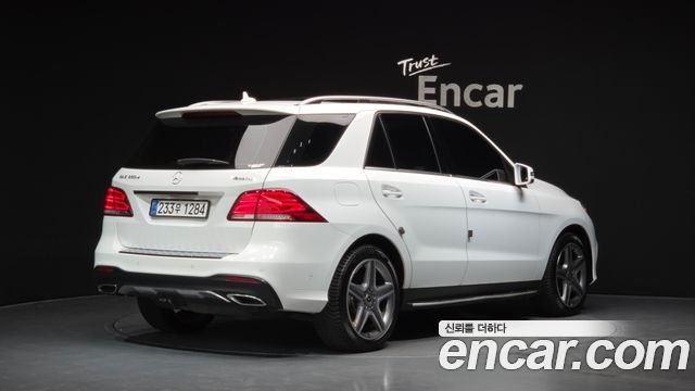 Mercedes-Benz GLE-Class 2018 — photo 2