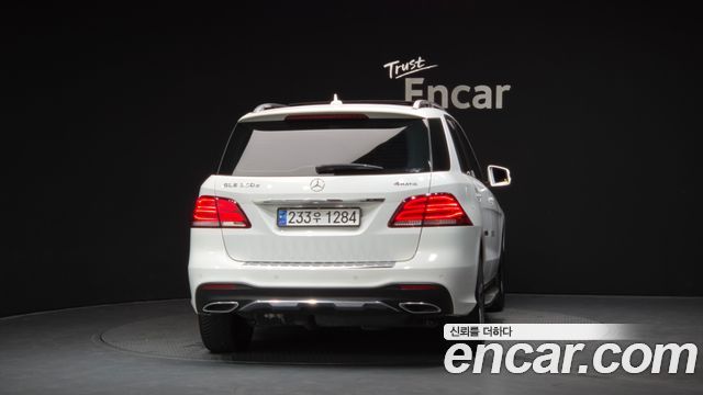 Mercedes-Benz GLE-Class 2018 — photo 4
