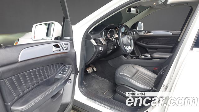 Mercedes-Benz GLE-Class 2018 — photo 10