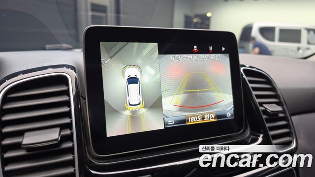 Mercedes-Benz GLE-Class 2018 — photo 16