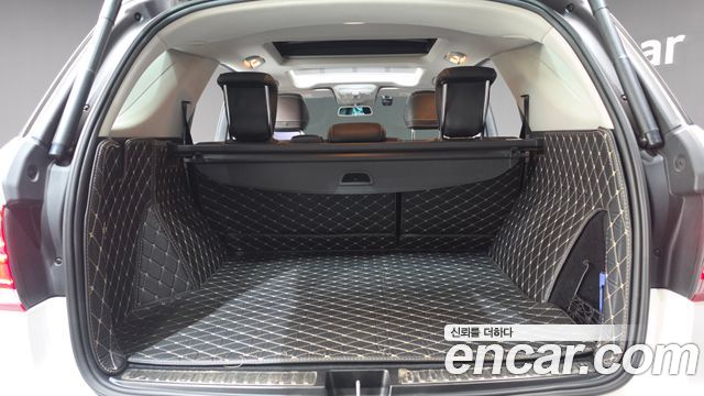 Mercedes-Benz GLE-Class 2018 — photo 18
