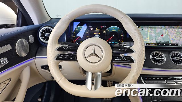 Mercedes-Benz E-Class 2023 — photo 13