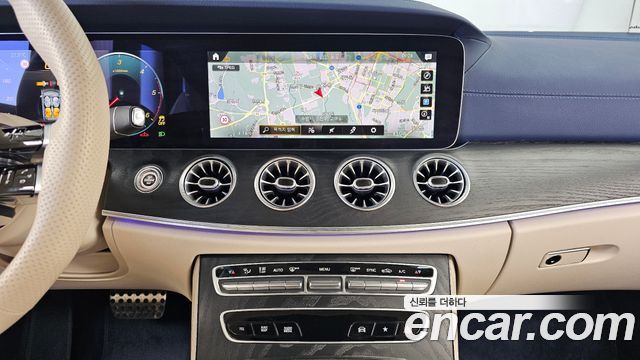 Mercedes-Benz E-Class 2023 — photo 14