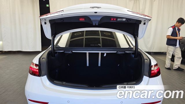 Mercedes-Benz E-Class 2023 — photo 20