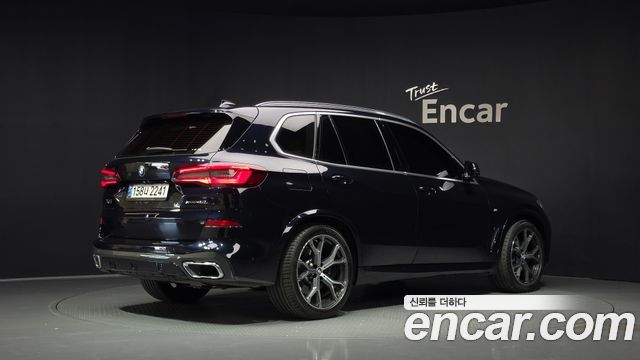 BMW X5 2021 — photo 2