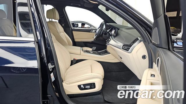 BMW X5 2021 — photo 17