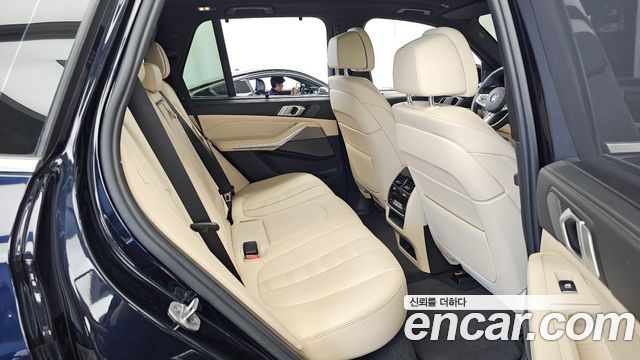 BMW X5 2021 — photo 18