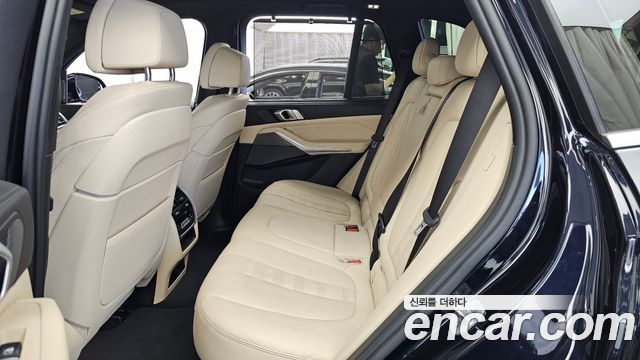 BMW X5 2021 — photo 16
