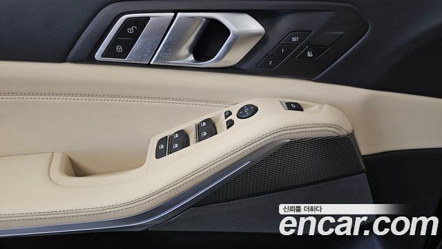 BMW X5 2021 — photo 28