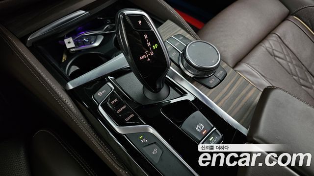 BMW 5-Series 2020 — photo 9