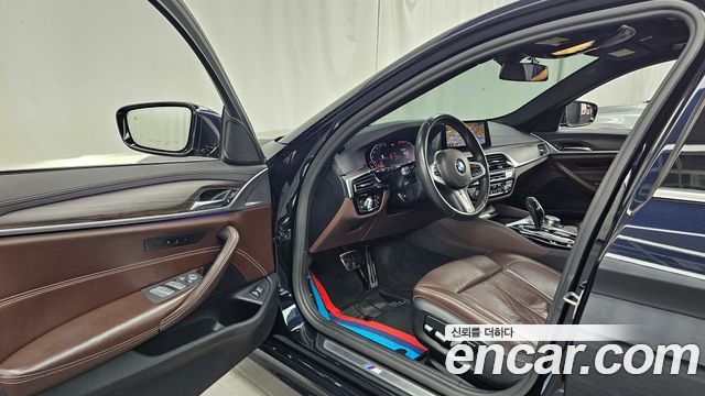 BMW 5-Series 2020 — photo 10