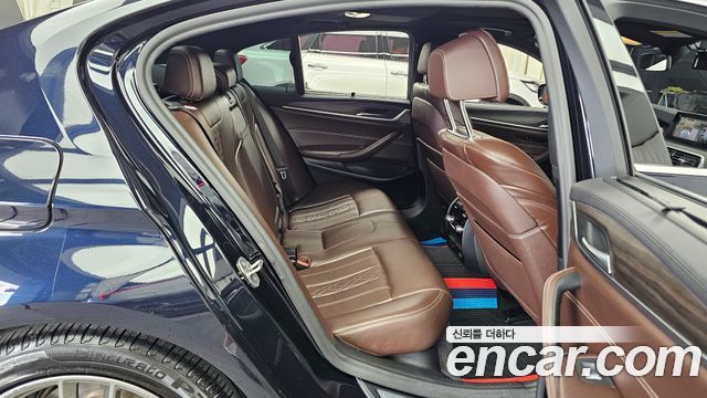 BMW 5-Series 2020 — photo 12