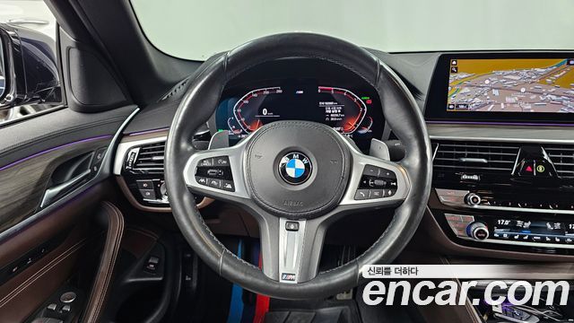 BMW 5-Series 2020 — photo 13