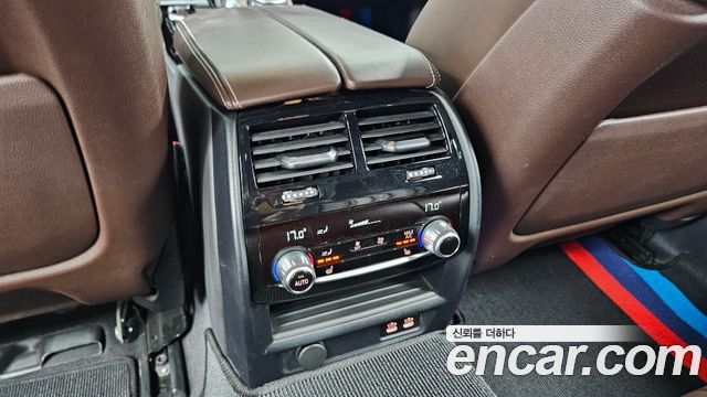 BMW 5-Series 2020 — photo 19