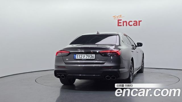 Maserati Quattroporte 2022 — photo 4