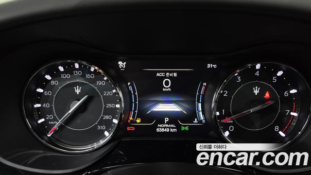 Maserati Quattroporte 2022 — photo 11