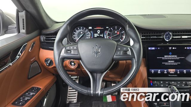Maserati Quattroporte 2022 — photo 18