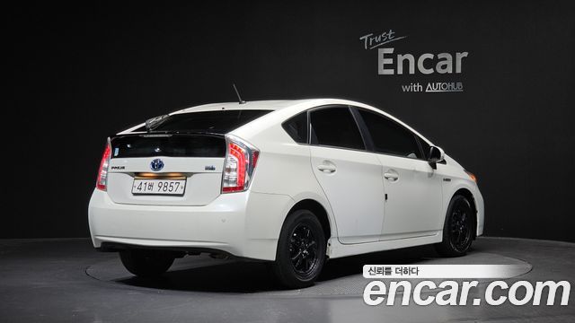 Toyota Prius 2012 — photo 2
