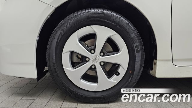 Toyota Prius 2012 — photo 5