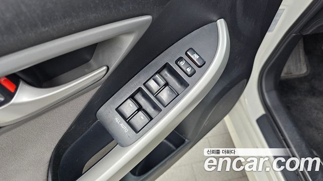 Toyota Prius 2012 — photo 14