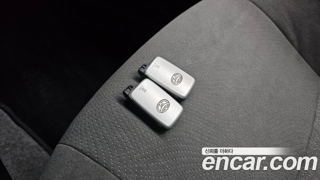 Toyota Prius 2012 — photo 17