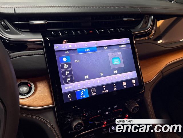 Jeep Cherokee 2022 — photo 10