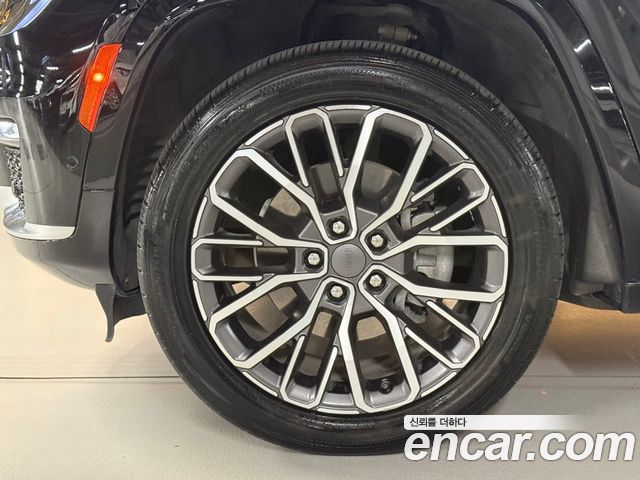 Jeep Cherokee 2022 — photo 16