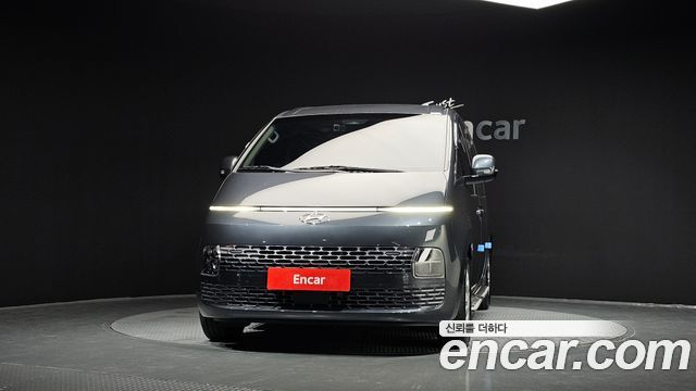 Hyundai Staria 2023 — photo 3
