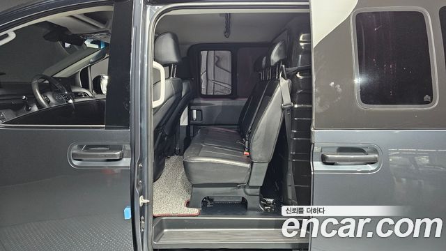 Hyundai Staria 2023 — photo 11