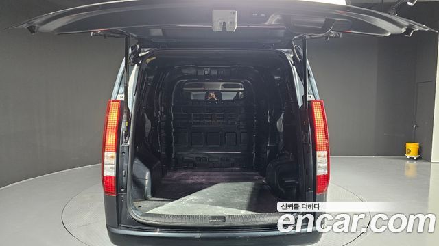 Hyundai Staria 2023 — photo 20