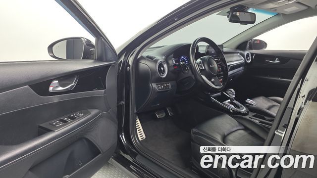 Kia K3 2023 — photo 10