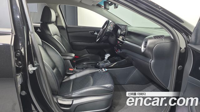 Kia K3 2023 — photo 11