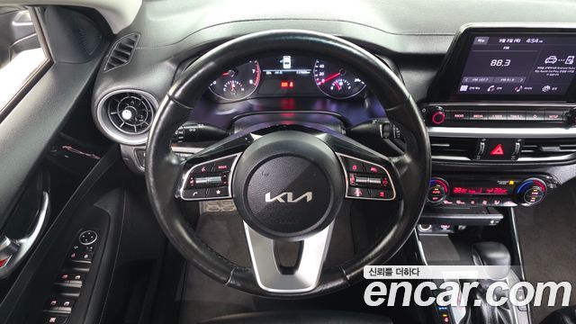 Kia K3 2023 — photo 13